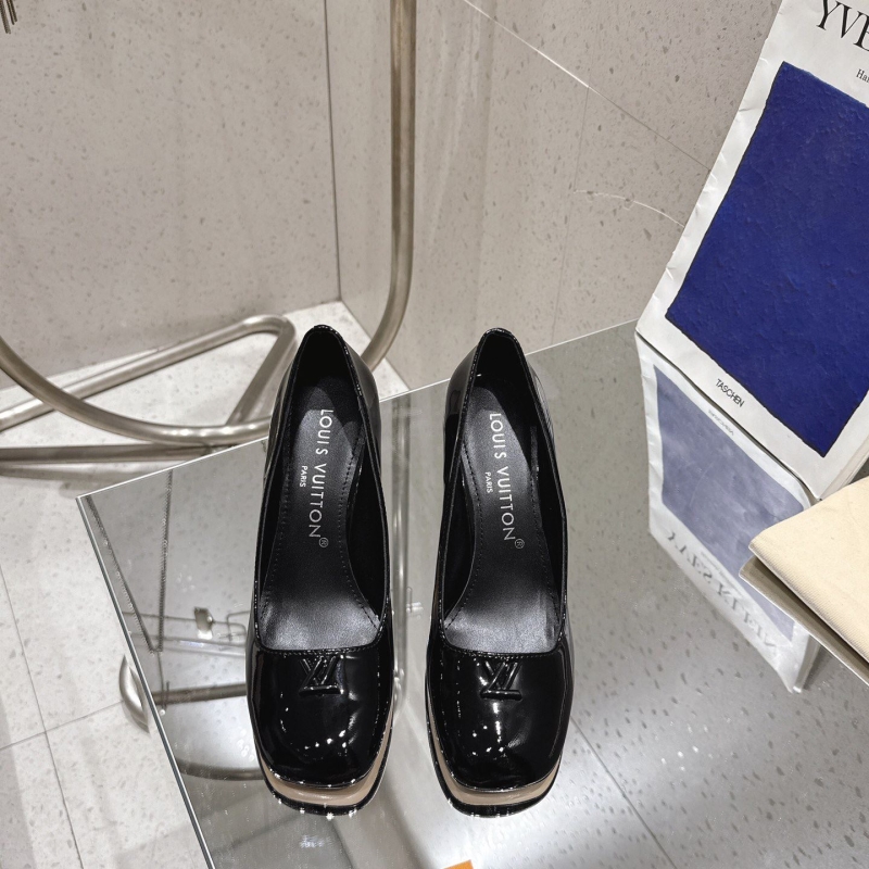 l0vis Vvtt0n heeled shoes
